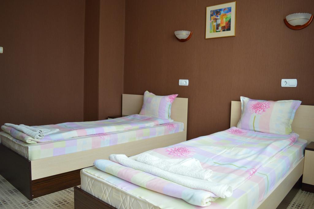 Hotel Eos Китен Екстер'єр фото